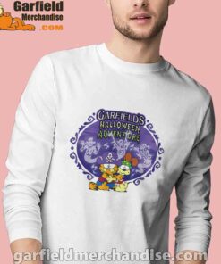 garfield halloween adventure hugging men with white long sleeve