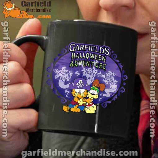 garfield halloween adventure hugging black coffee mug