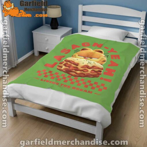 garfield lasagna yeah green blanket