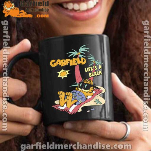 garfield lifes beach retro vintage tropical cat nap black mug