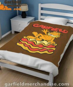 garfield lasagna slice pose brown blanket