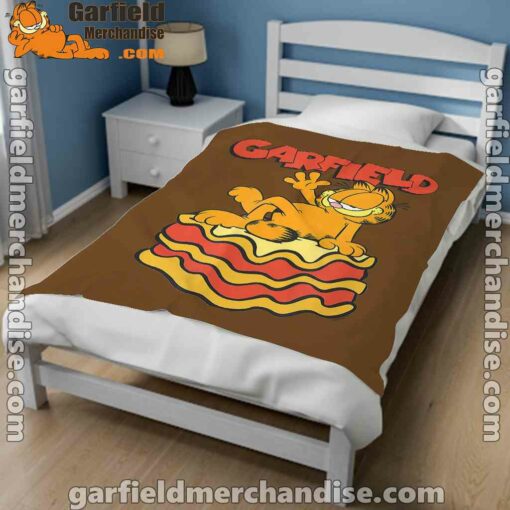 garfield lasagna slice pose brown blanket