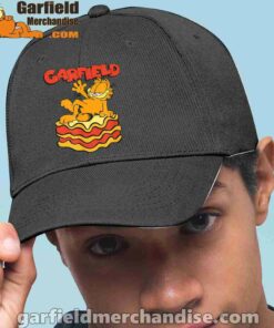 garfield lasagna slice pose black hat