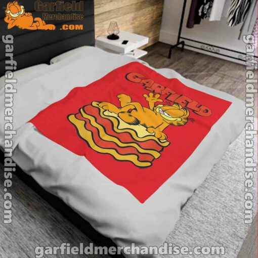 garfield lasagna slice pose red blanket