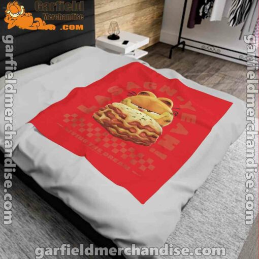 garfield lasagna yeah red blanket