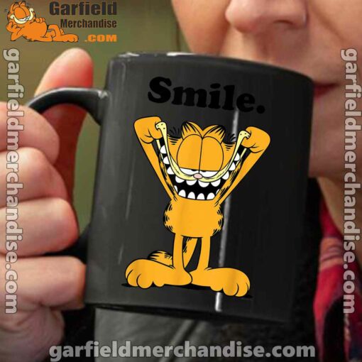 garfield classic smile here to be awesome black coffee mug