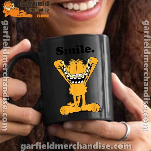 garfield classic smile here to be awesome black mug