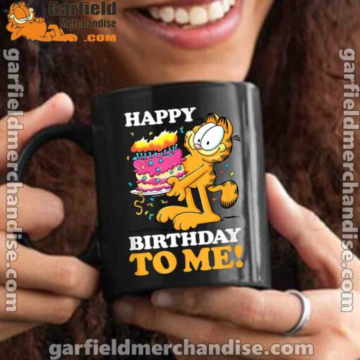 garfield happy birthday to me with cake black mug