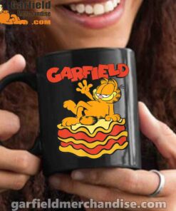 garfield lasagna slice pose black mug