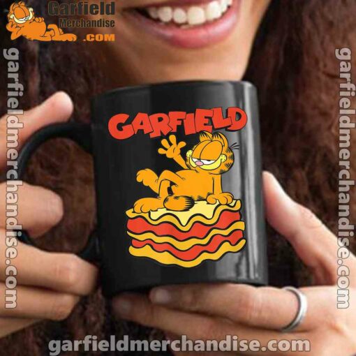 garfield lasagna slice pose black mug