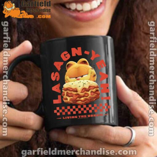 garfield lasagna yeah black mug