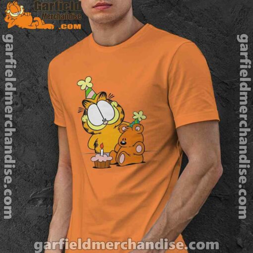 happy birthday garfield with small cake orange men shirt